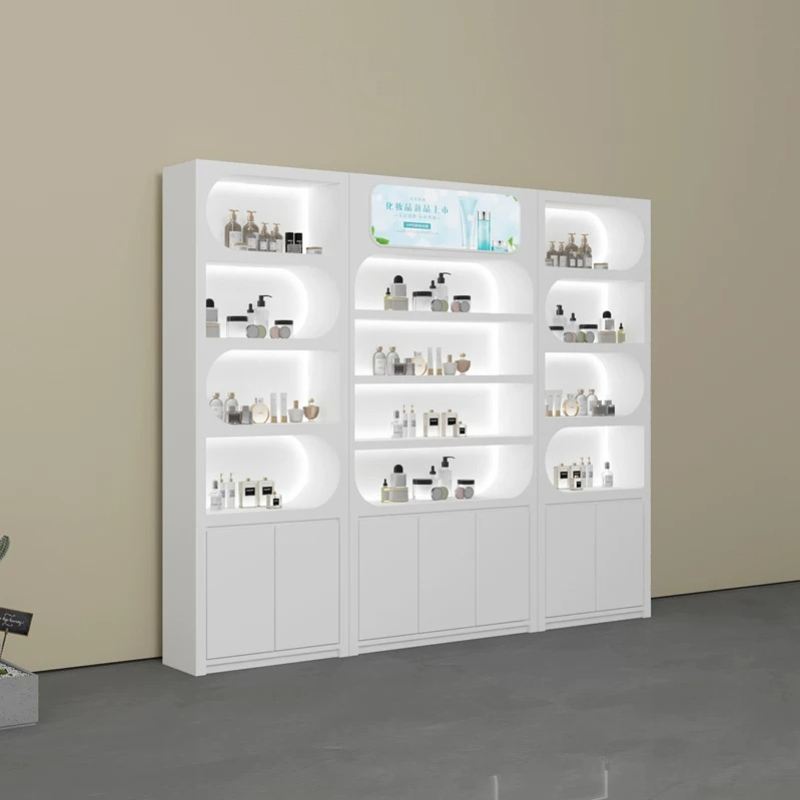 Vitrine de salon de beauté min - Luxury Skincare & Spa avis et prix